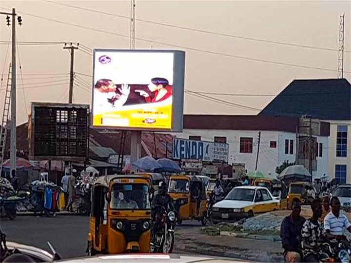 Papan Iklan Led Digital P10mm Luaran Di Nigeria Untuk Iklan Luaran