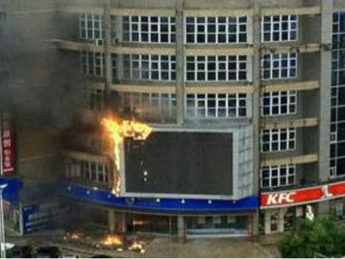 Mengapa paparan LED luaran terbakar?